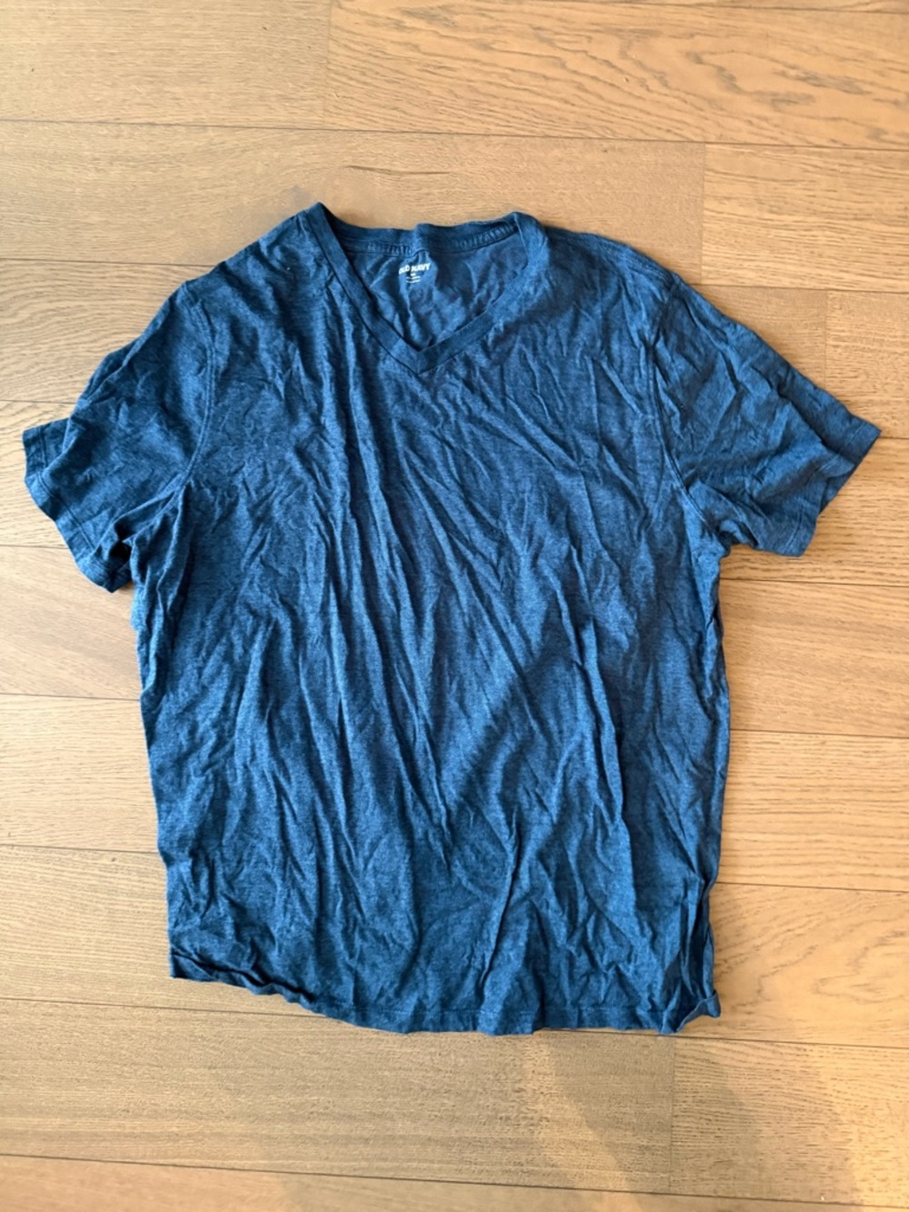 Old Navy Men's V-Neck Tee in Dark Blue Heather